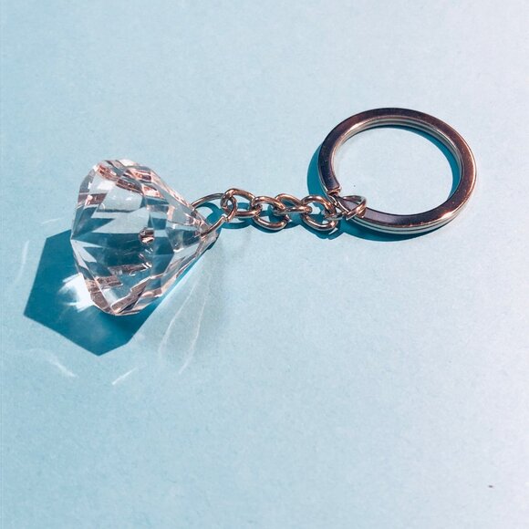 Source Unknown Accessories - Diamond Shaped Clear Keychain Keyring